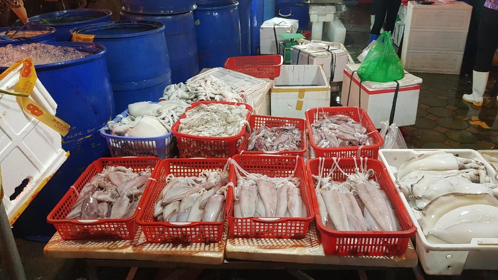 Top 10 chợ Hải sản Hà Nội bán đồ tươi sống, giá cả phải chăng